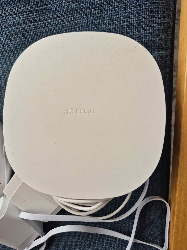 Two Telus Wifi Boosters - photo 2
