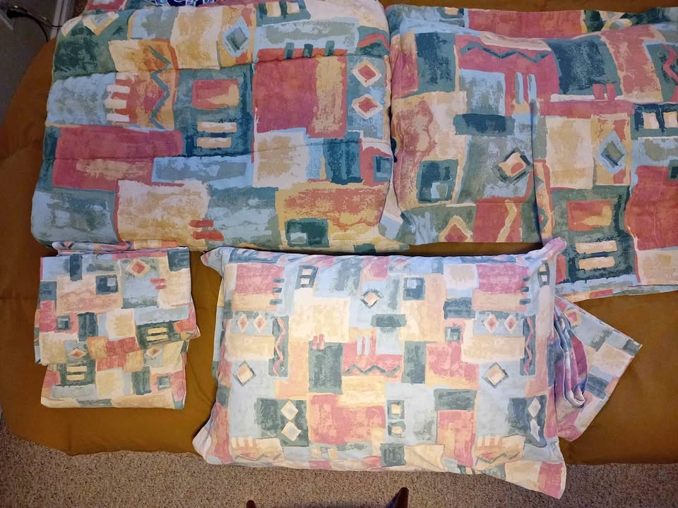 7 Piece Queen Bedding Set
