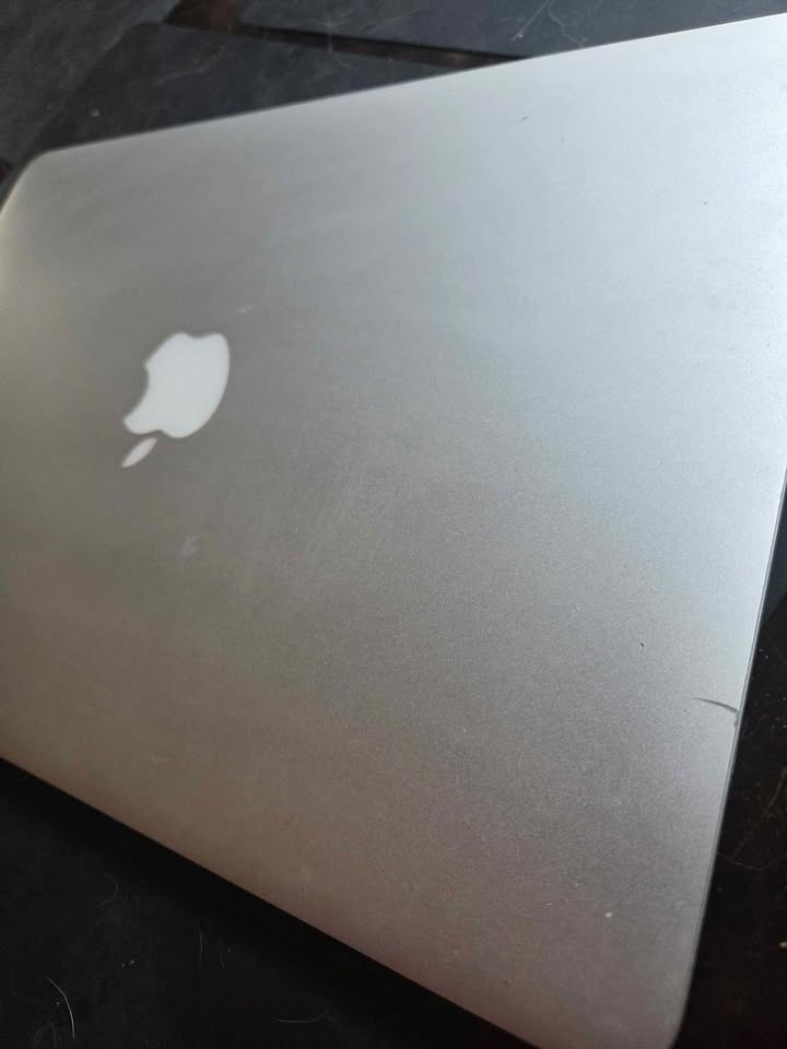 MacBook Air Late-2010 13" Laptop - photo 2