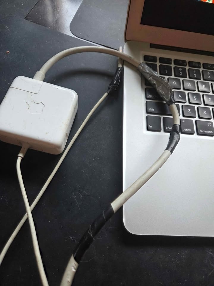 MacBook Air Late-2010 13" Laptop - photo 5