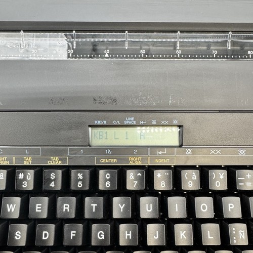 Canon TypeStar 2 Electronic Typewriter + Case (Powers On, Not Ty - photo 2