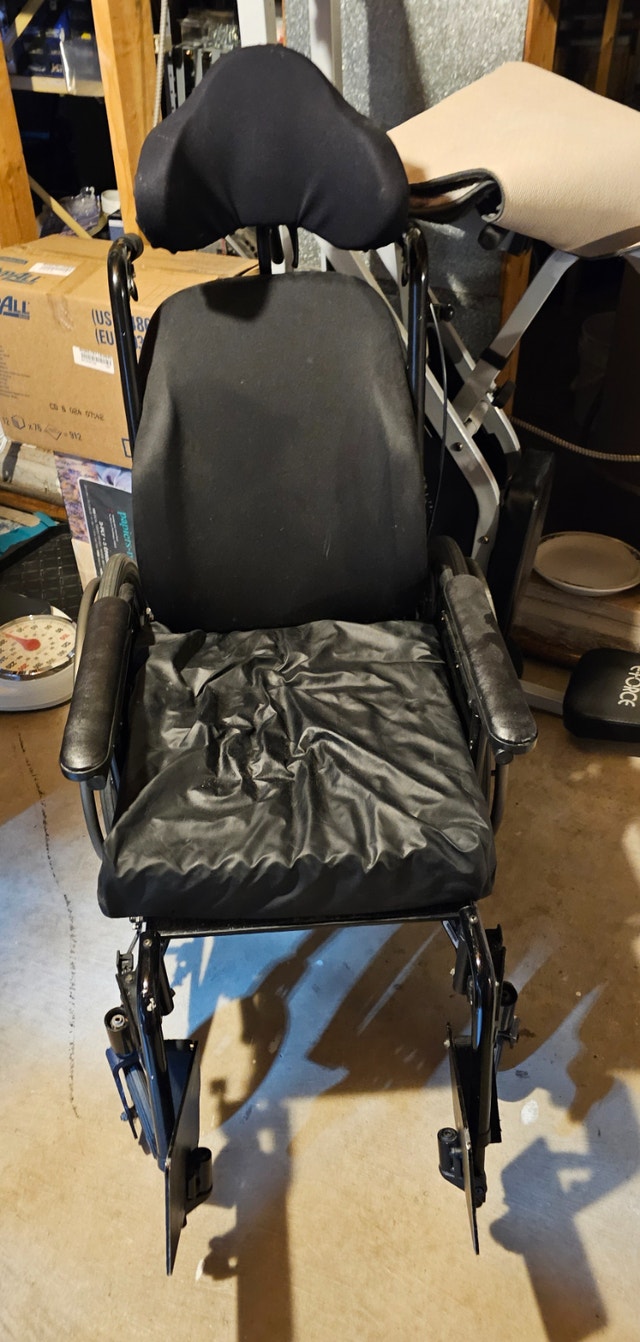 Motion Healthcare Tilting Wheelchair - photo 4