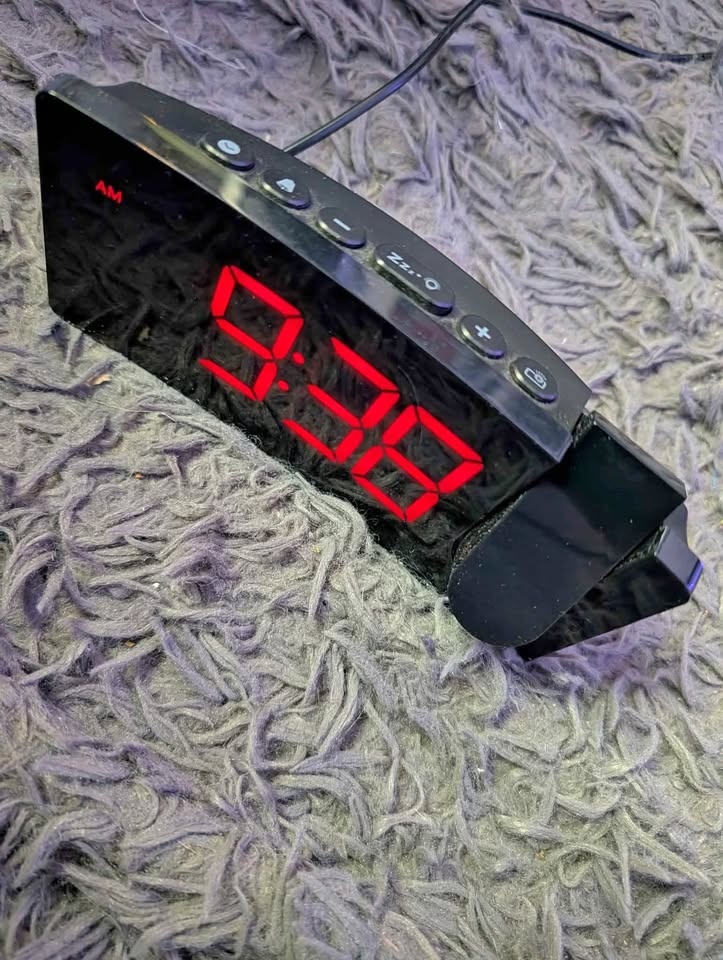 Digital Projecting Alarm Clock
