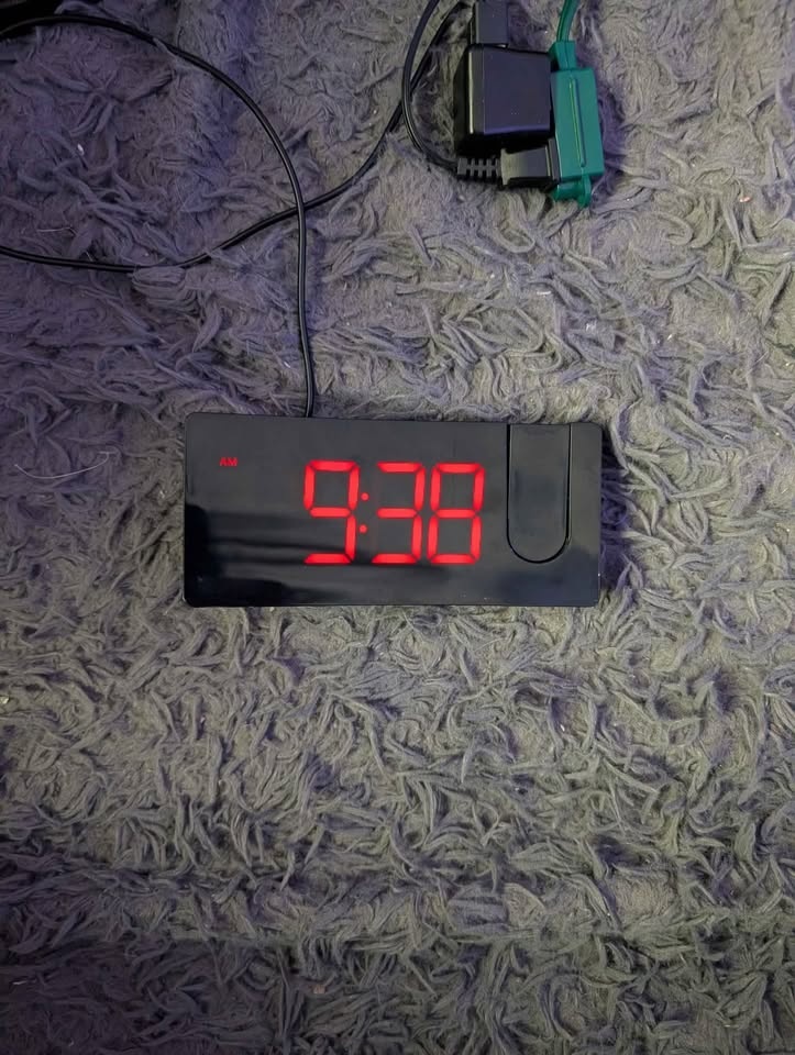 Digital Projecting Alarm Clock - photo 5