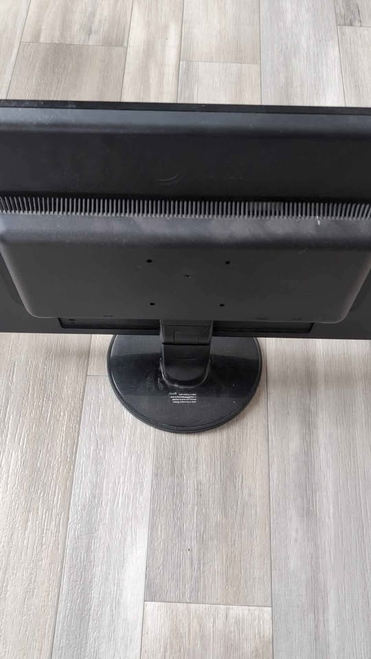 LG FLATRON Computer Monitor - photo 3