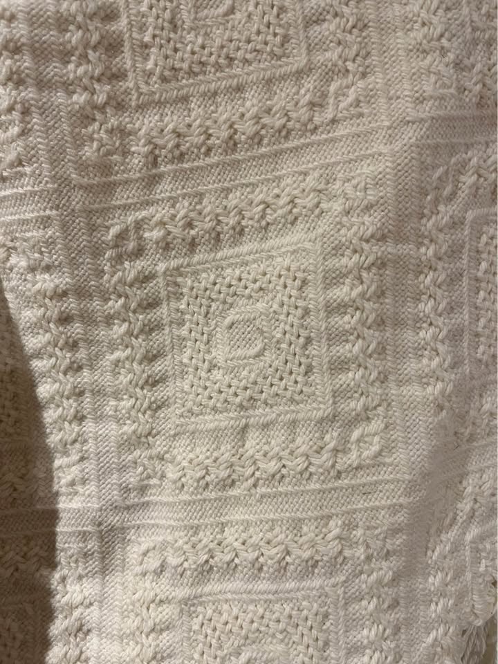 Vintage cream blanket - photo 2