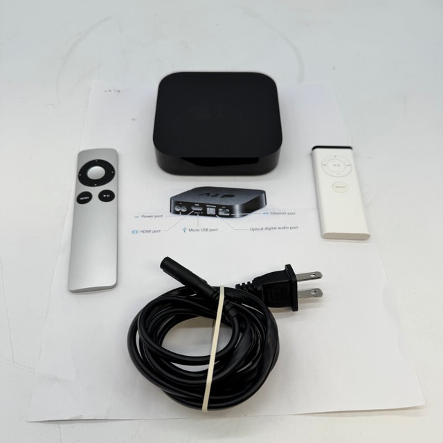 Apple TV 3rd Gen (A1427) w/ 2 Remotes