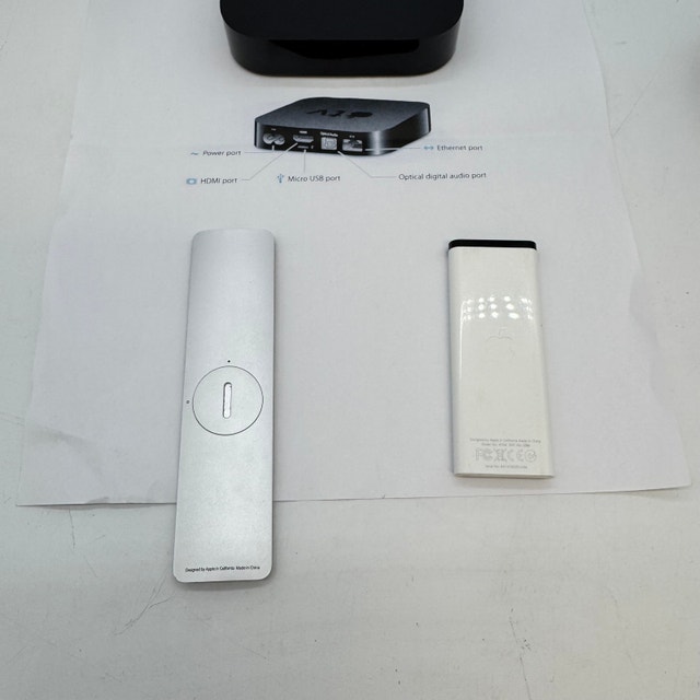 Apple TV 3rd Gen (A1427) w/ 2 Remotes - photo 2
