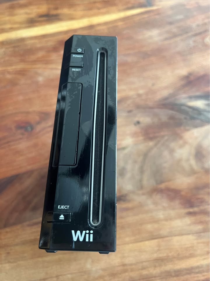Nintendo Wii - photo 2