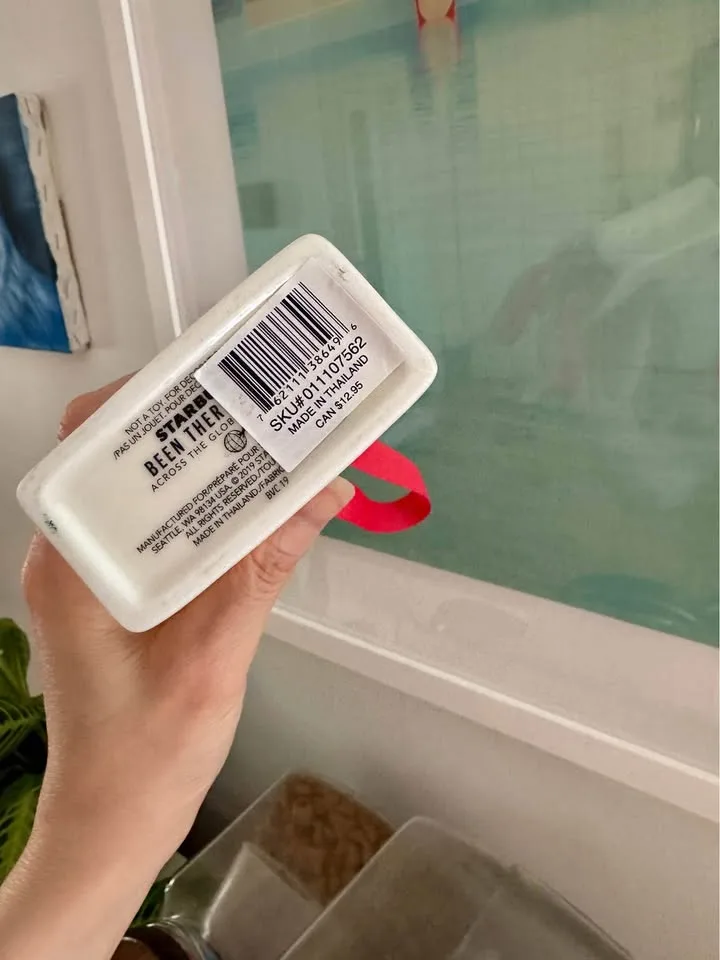 2019 Starbucks Been There Canada Gift Card Holder image indicator(7)