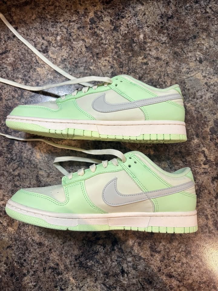 Women's Size 9 Nike Dunks - photo 3