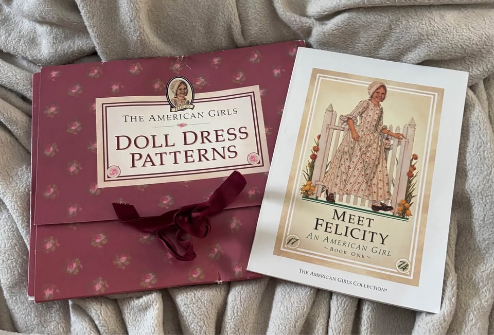 Vintage American Girl Felicity Doll + Book & Patterns - photo 2