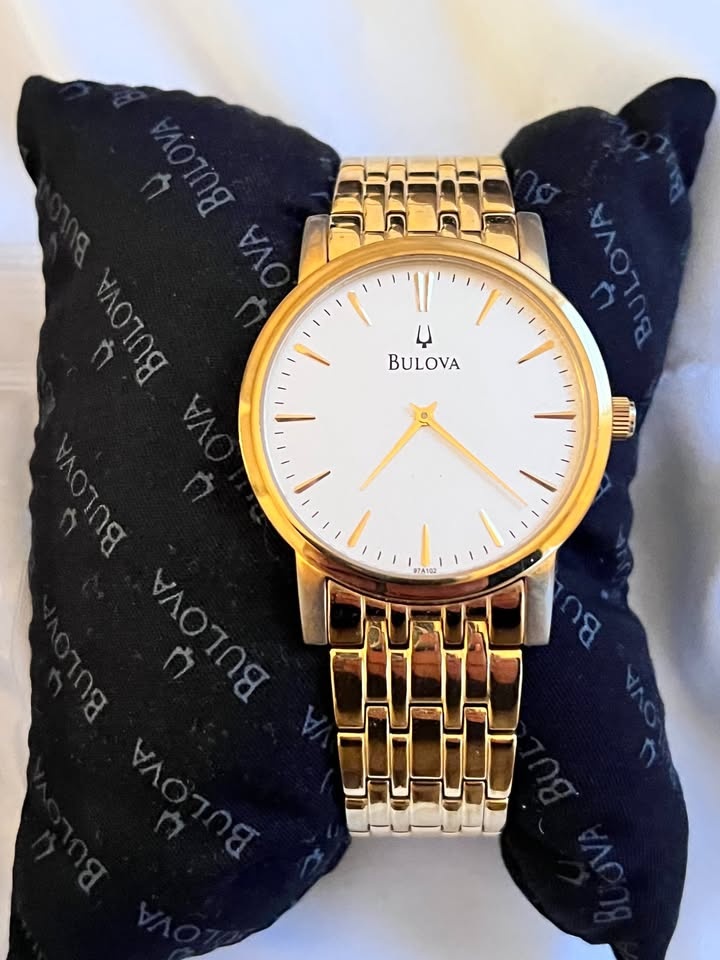 Used Bulova Gold Watch - photo 2