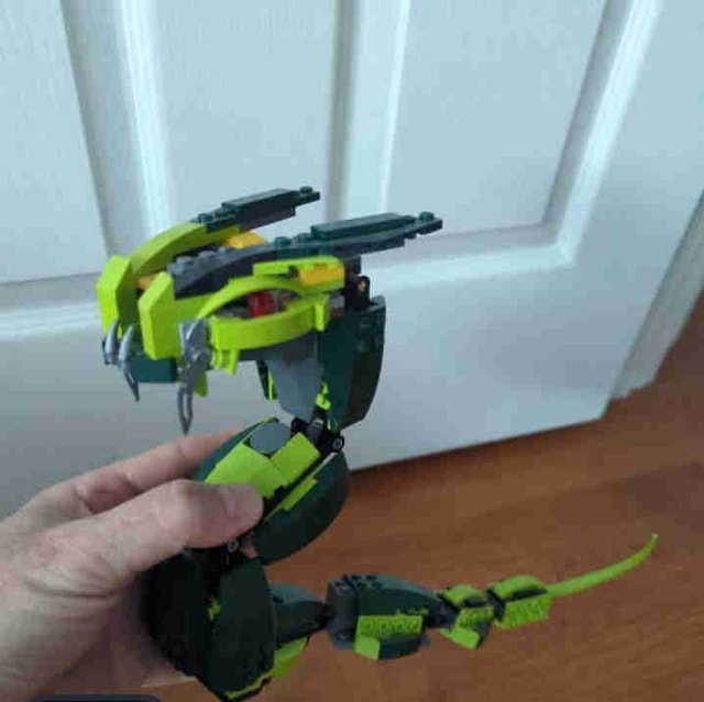 Snake from LEGO Epic Dragon Battle Set 9450