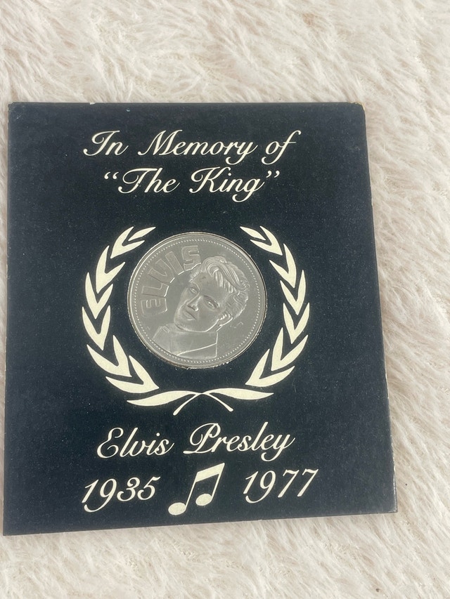 Scott #2721 Elvis Stamps & 1977 Commemorative Coin Book - photo 4