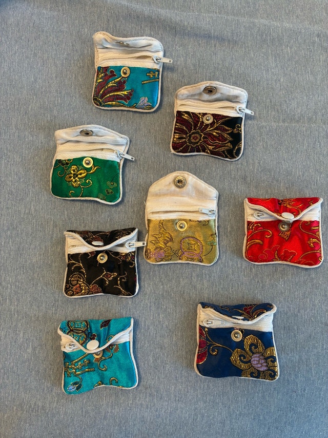 Collection of change purses and jewelry pouches. - photo 2