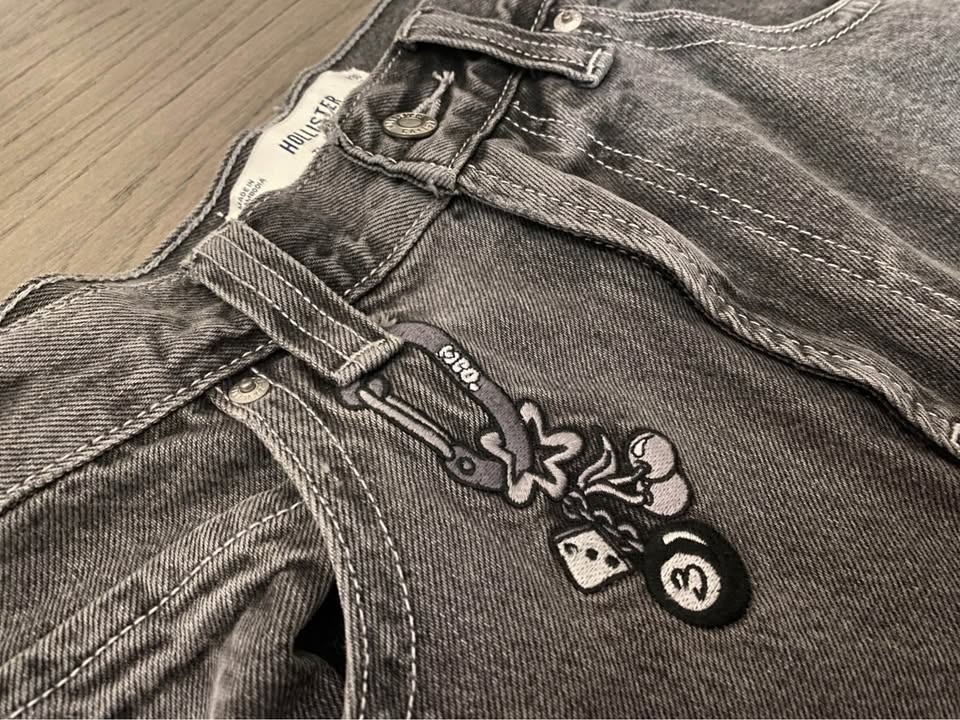 BRAND NEW HOLLISTER "The Big Jean" Jeans. Size: 30/34 - photo 2
