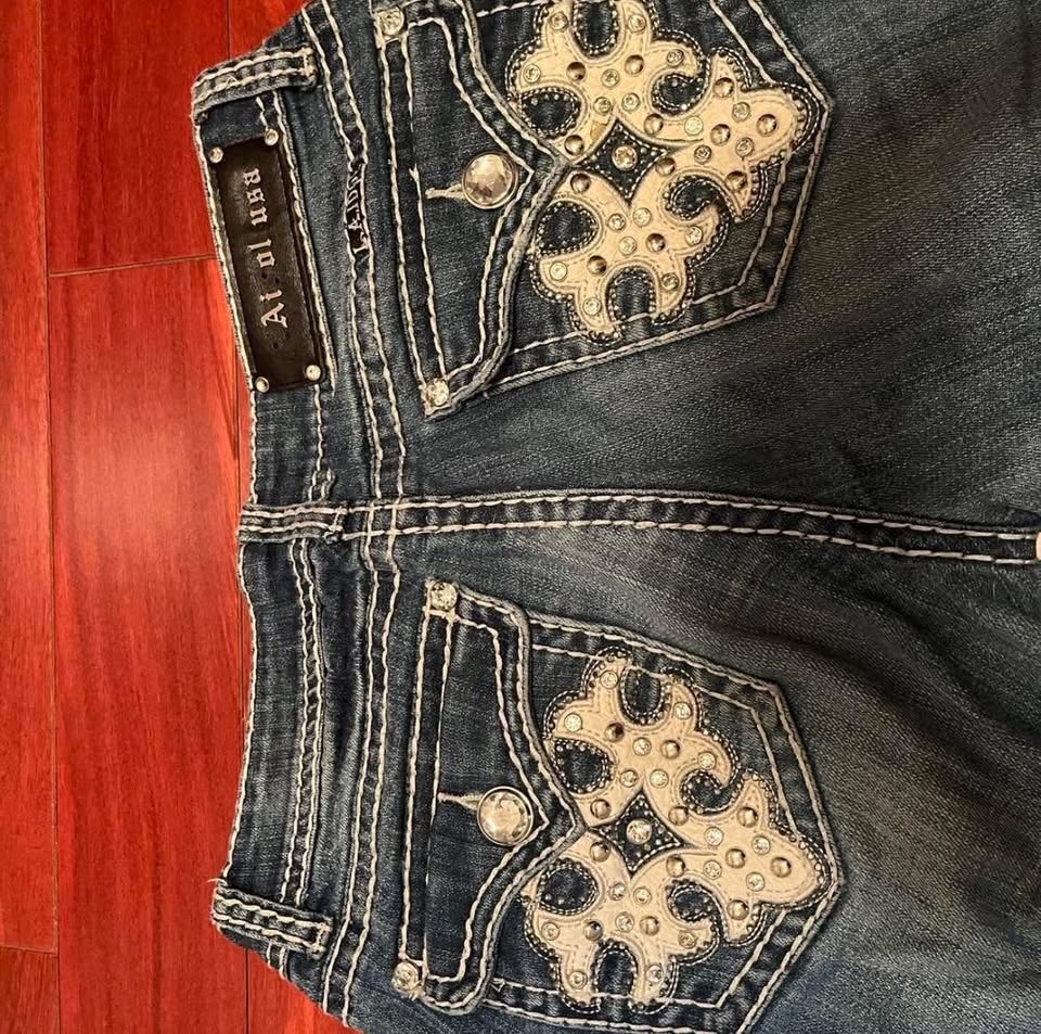 LA Idol Distressed Jeans - photo 3