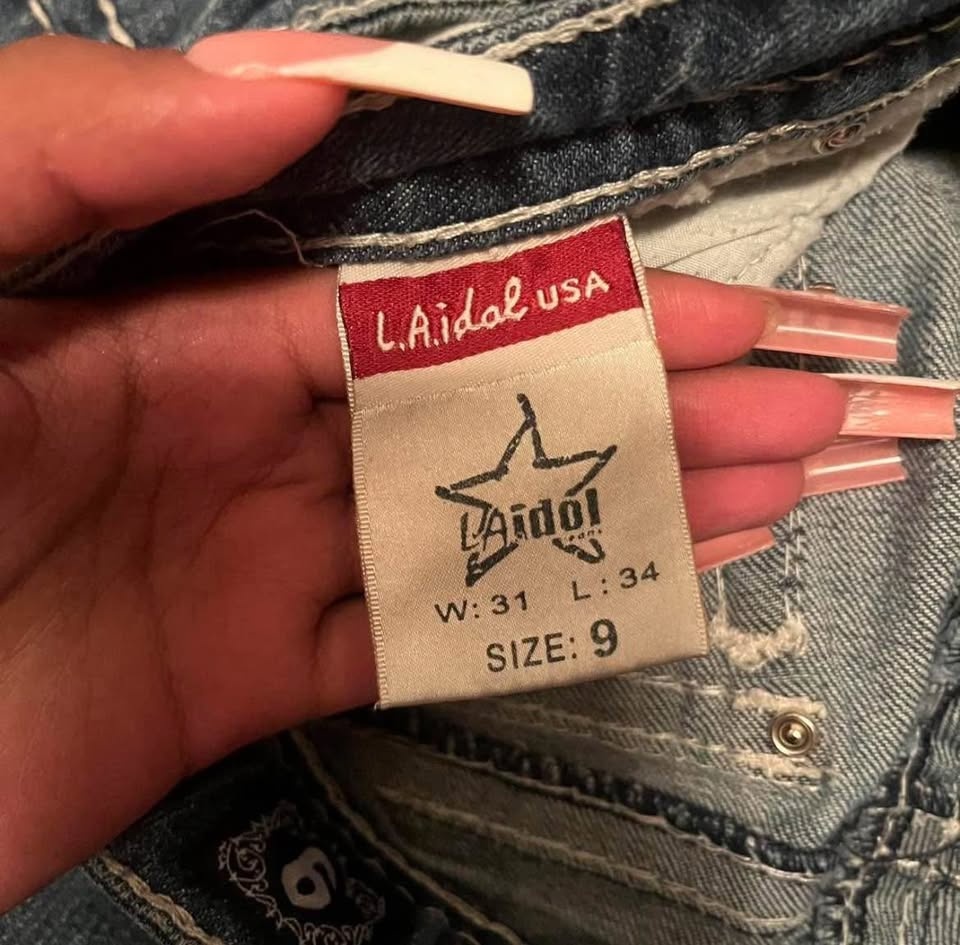 LA Idol Distressed Jeans - photo 4