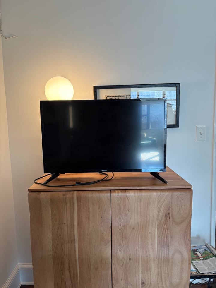 32” Toshiba HD TV - Great Condition
