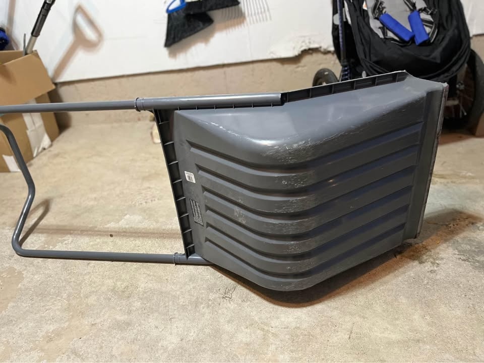 Yard works HD snow shovel sleigh with steel wear strip 24 in - photo 4