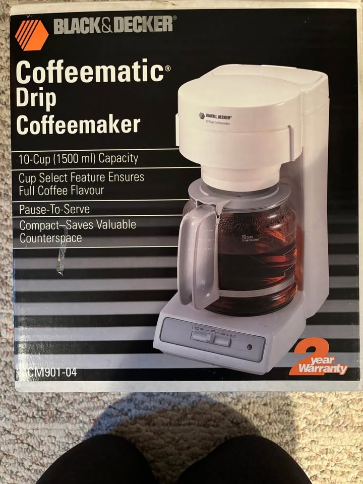 10 Cup Black and Decker Coffee Maker - photo 2