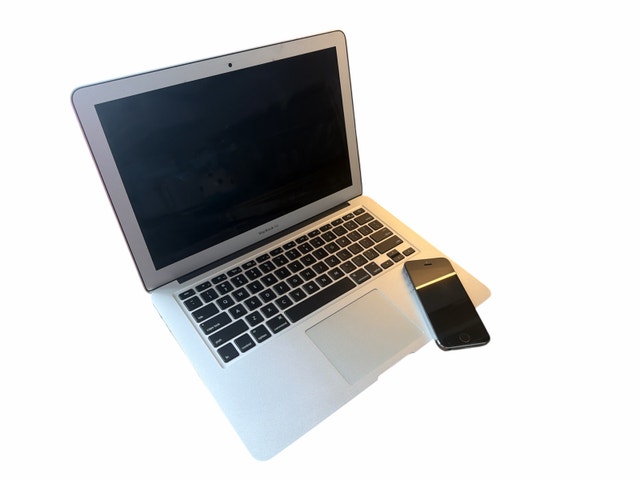 MacBook Air 13” & iPhone 5