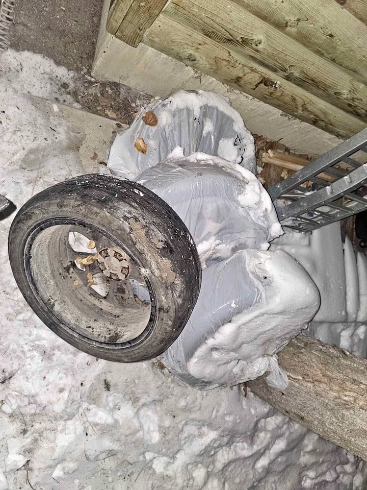 Set of 4 tires on aluminum rims