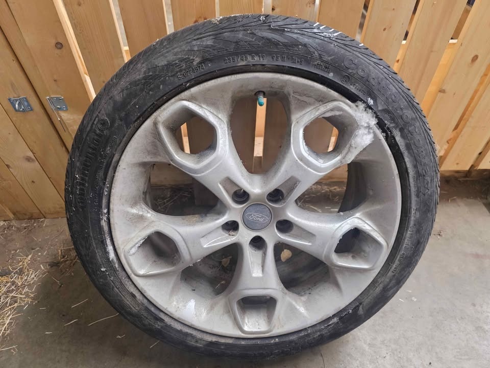 Set of 4 tires on aluminum rims - photo 4