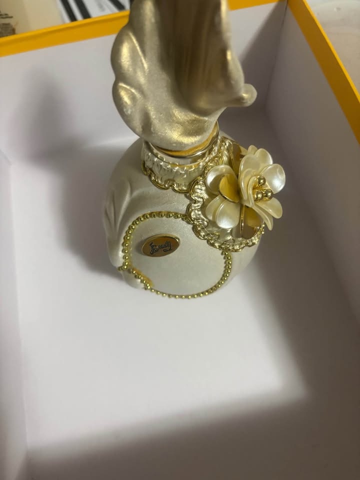 Women’s vintage style ceramic vanity set - photo 4