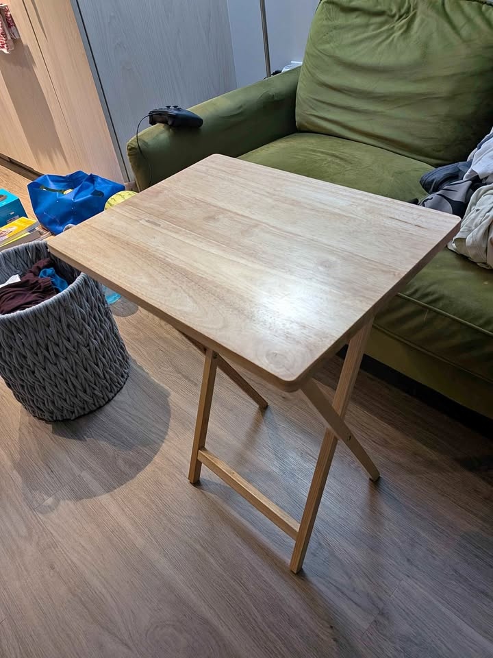 Small desk