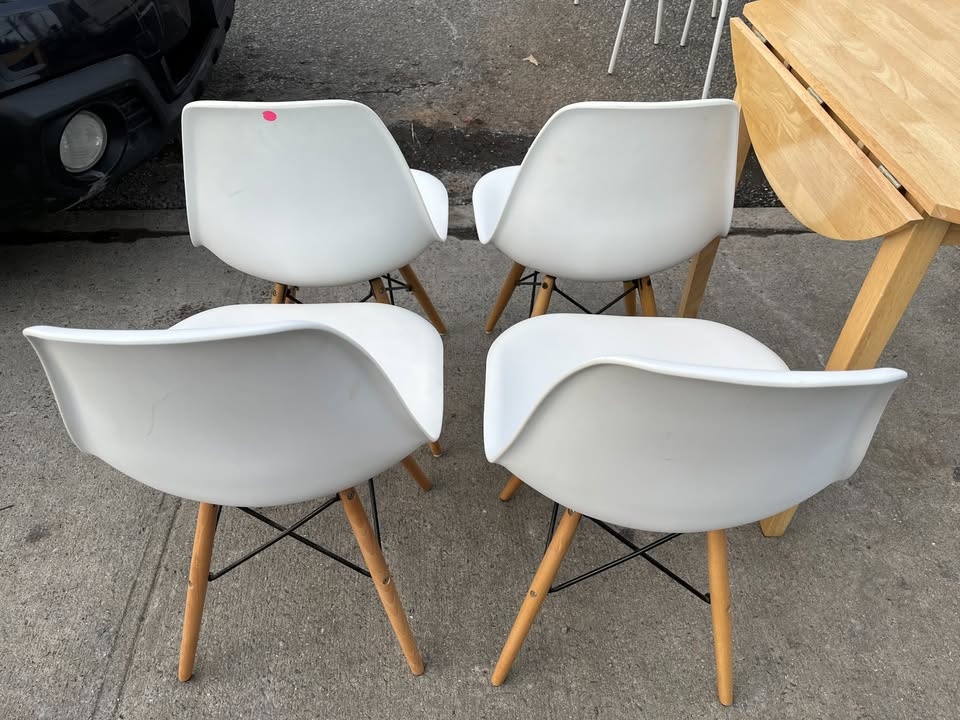 4 Giantex Dining Chairs in White - photo 4