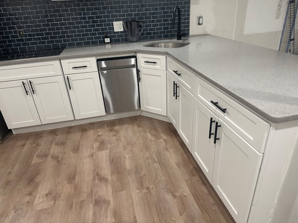 Kitchen Cabinets and Cooktop for Sale - photo 3