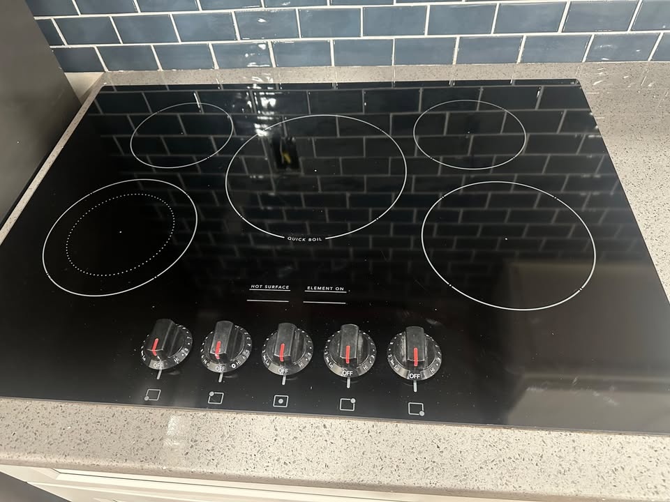 Kitchen Cabinets and Cooktop for Sale - photo 5
