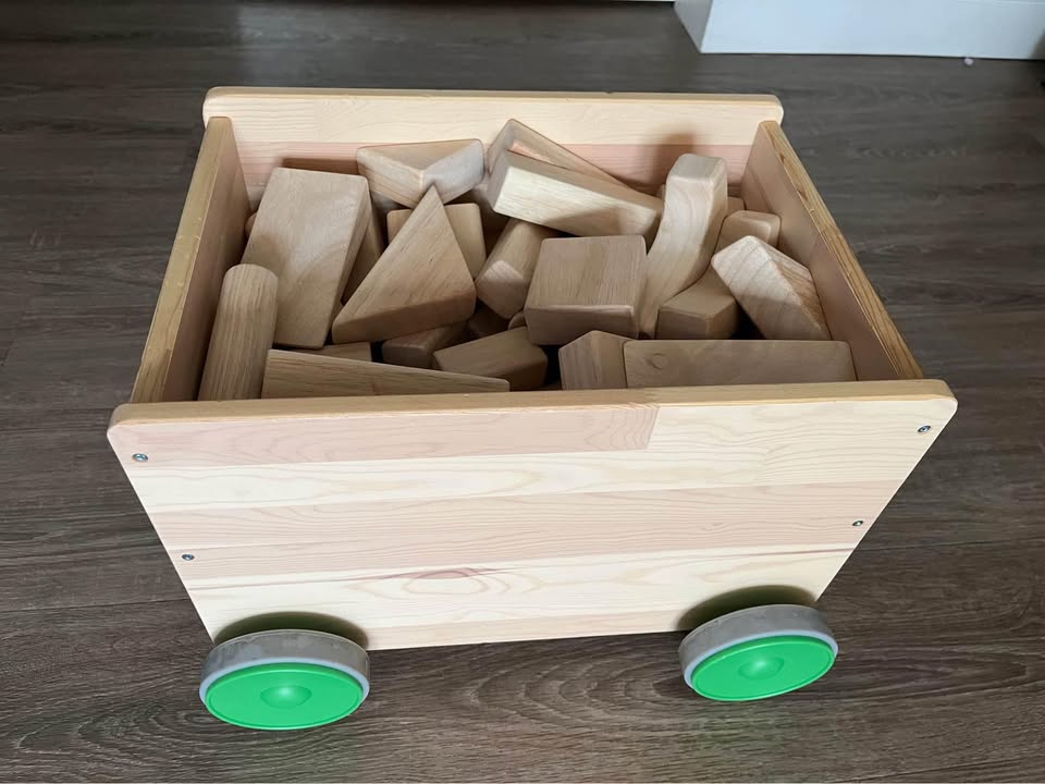 IKEA Flisat toy storage with building blocks - photo 2
