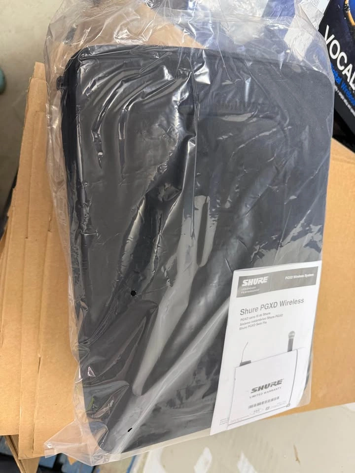 Shure PGXD4 X8 Digital Wireless Mic System (Almost New) - photo 2