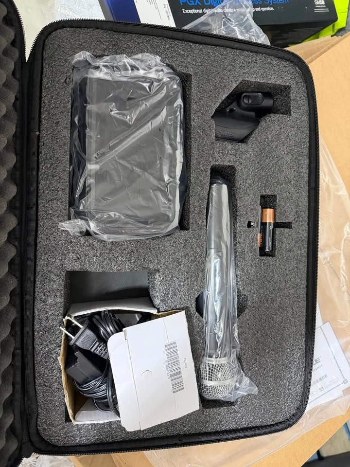 Shure PGXD4 X8 Digital Wireless Mic System (Almost New) - photo 4