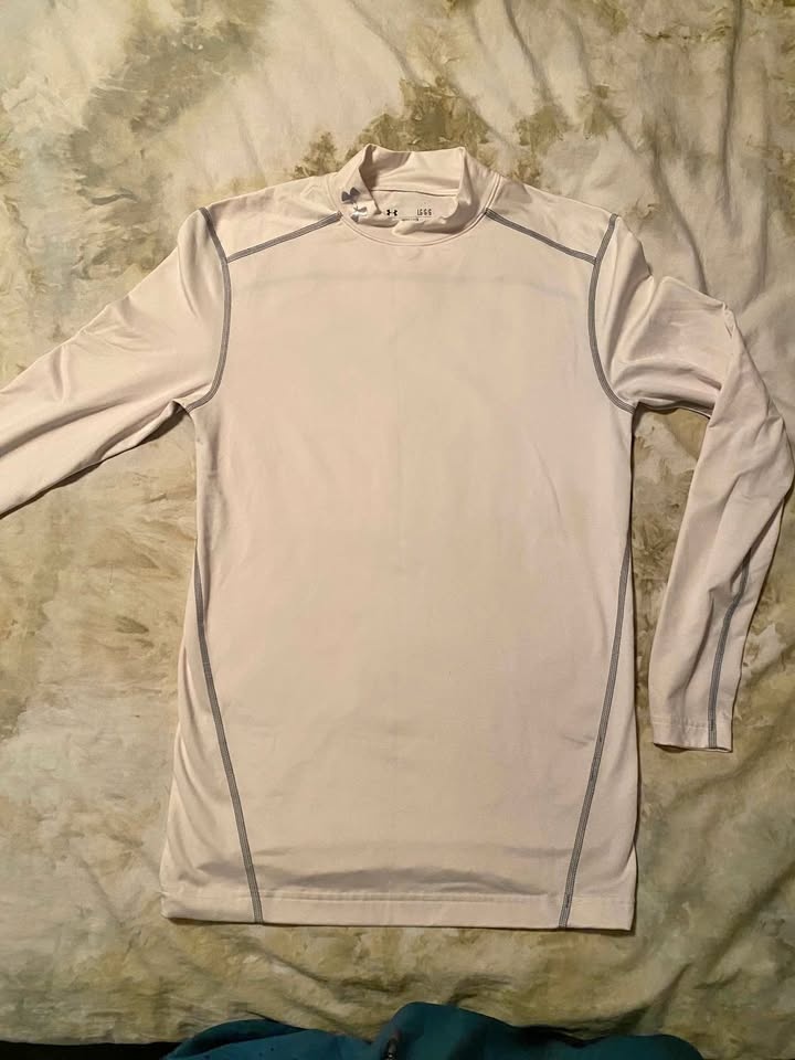 UNDER ARMOUR Compression Shirt