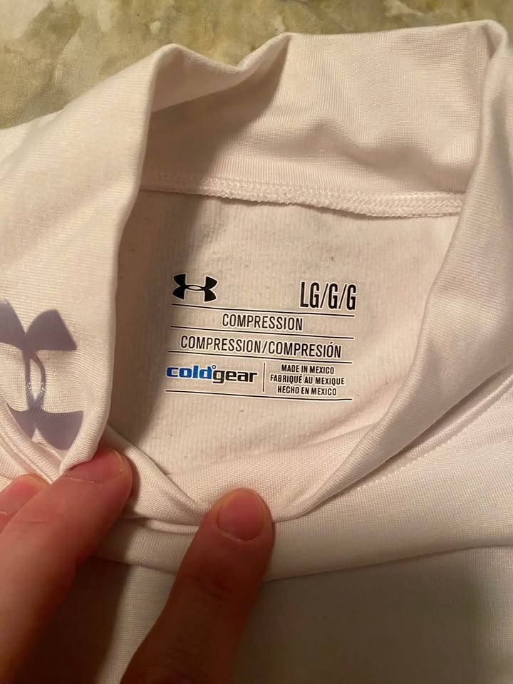 UNDER ARMOUR Compression Shirt - photo 2