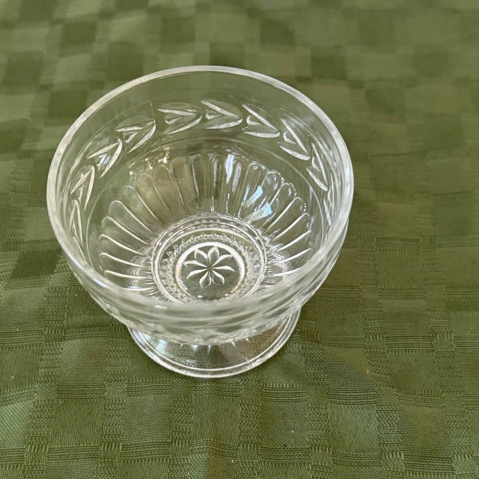Vintage pressed glass dessert cup - photo 2