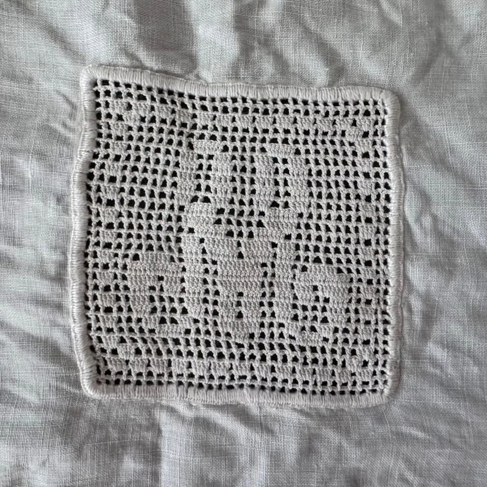 1920-30s Handmade Monogrammed Doily - photo 3