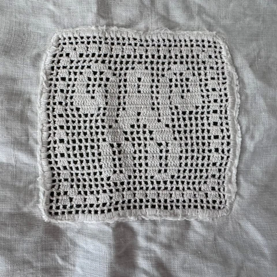 1920-30s Handmade Monogrammed Doily - photo 4