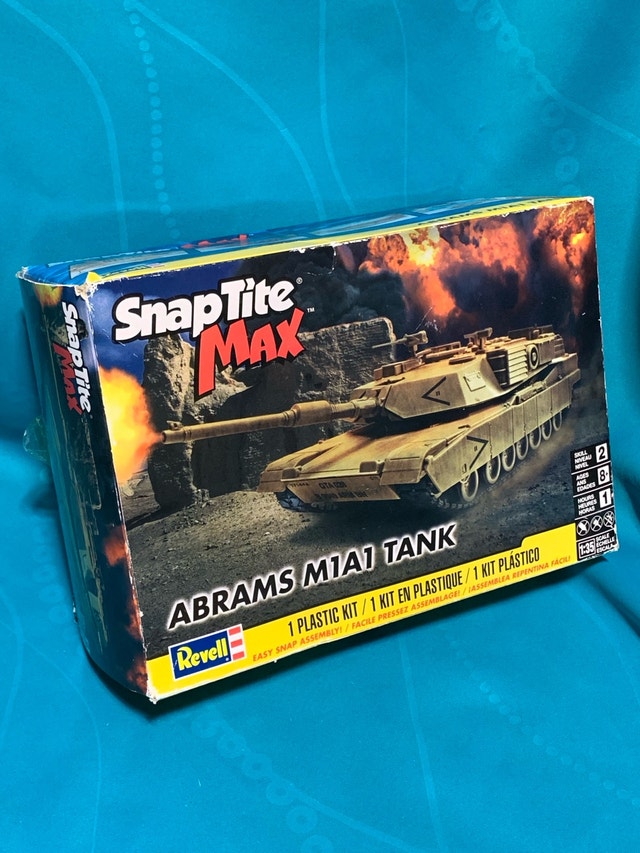 Revell Abrams M1A1 Tank SnapTite Max Model Kit