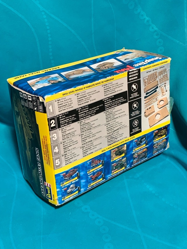 Revell Abrams M1A1 Tank SnapTite Max Model Kit - photo 2