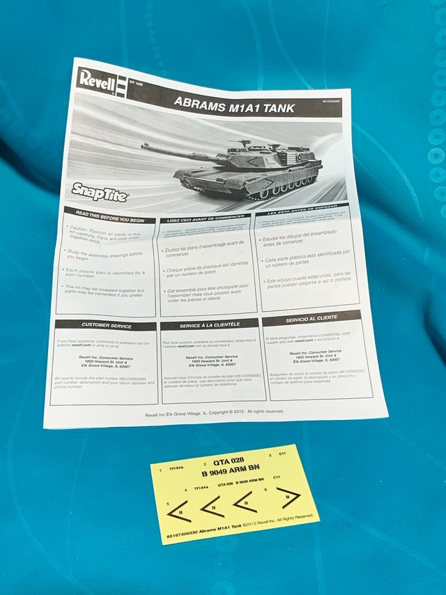 Revell Abrams M1A1 Tank SnapTite Max Model Kit - photo 4
