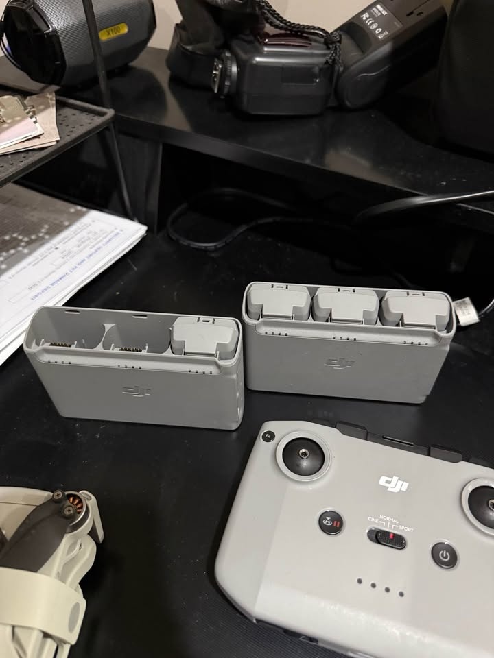 DJI Mini 2 Drone Bundle | 4 Batteries | 2 Controllers | Bags + E - photo 2