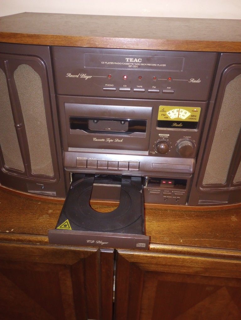 TEAC GF-330 Music System - AM/FM, Cassette, CD, Turntable - photo 2