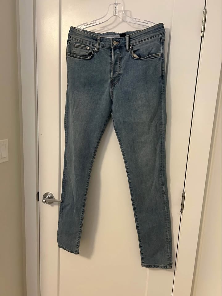 MENS LIGHTWASH SKINNY STRAIGHT JEANS - photo 3