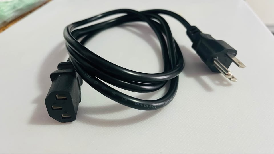 Power Cable – 3-Prong to IEC (Computer/Monitor Cord) - photo 4