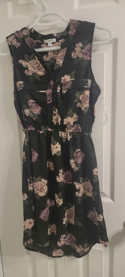 Women's Summer Dresses - photo 2